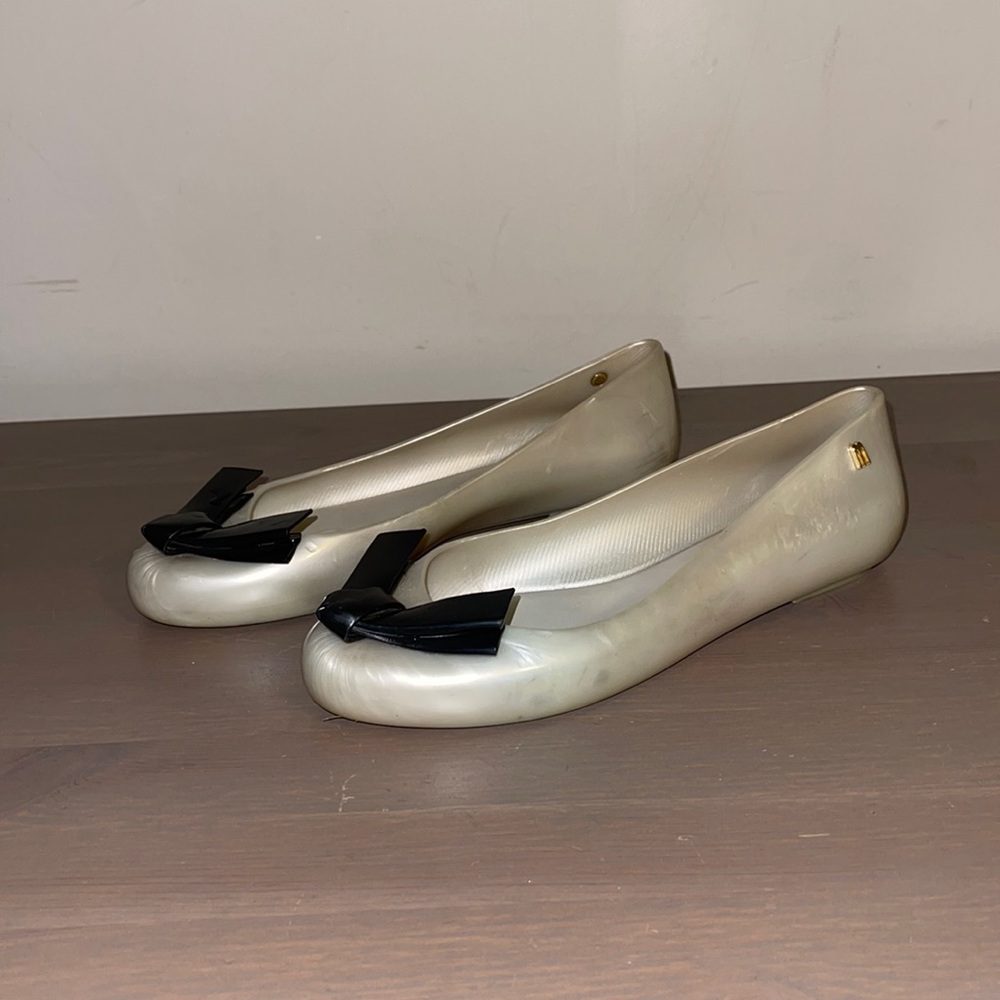Melissa Pearlescent White Rubber Flats - Women’s Size 8 - Picture 3 of 11